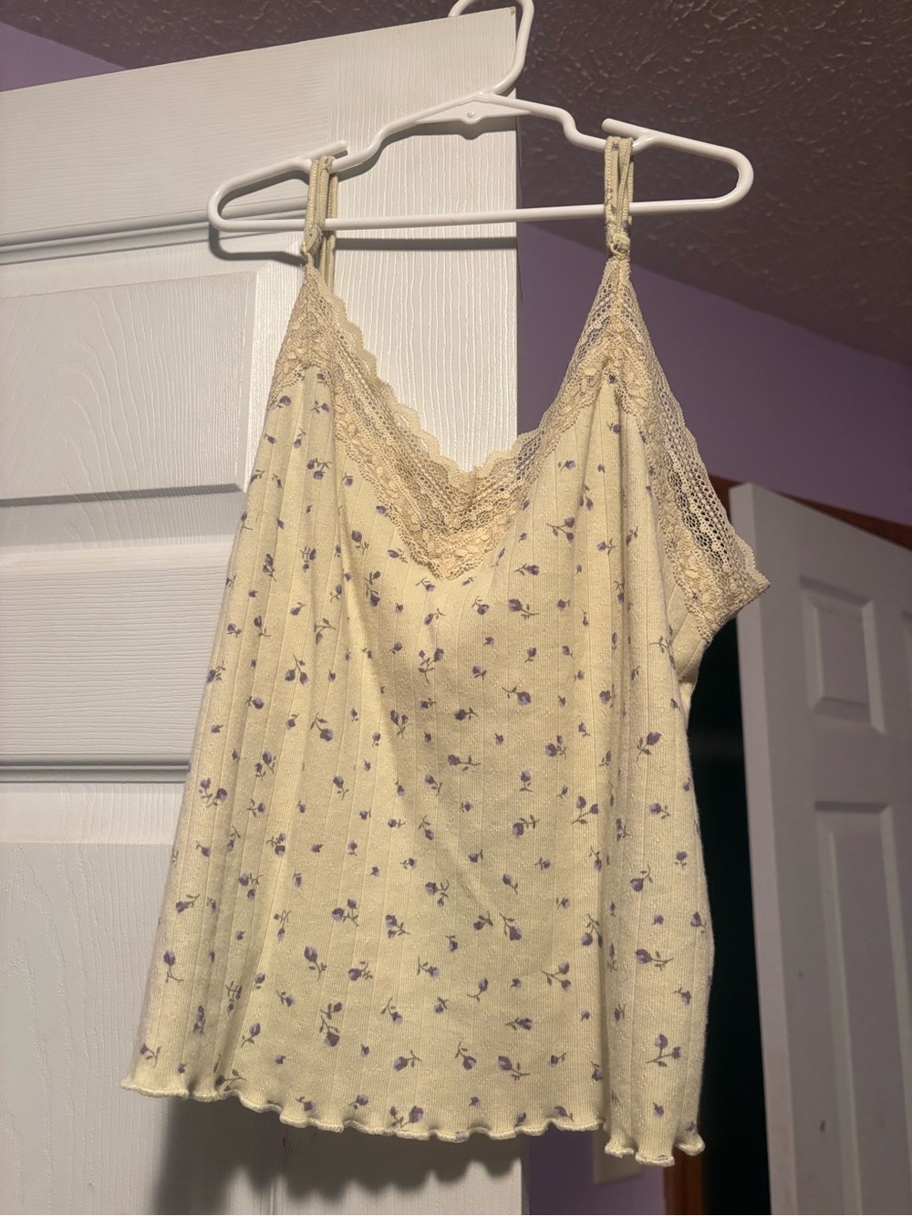 Delicate Lace Trim Floral Cami - Cream with Lavender Print